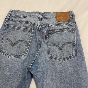 Levi’s wedgie jean